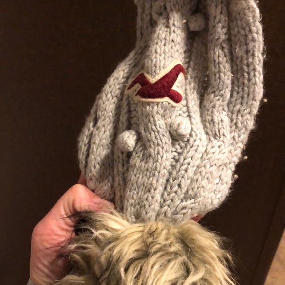 Cute Hollister scarf - Picture 2 of 2